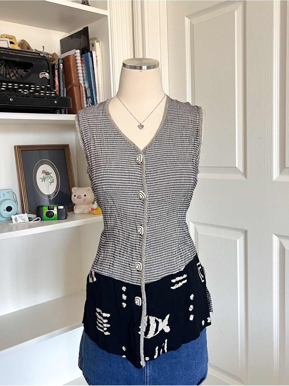 90s Fashion Bug black & white gingham button up vest top